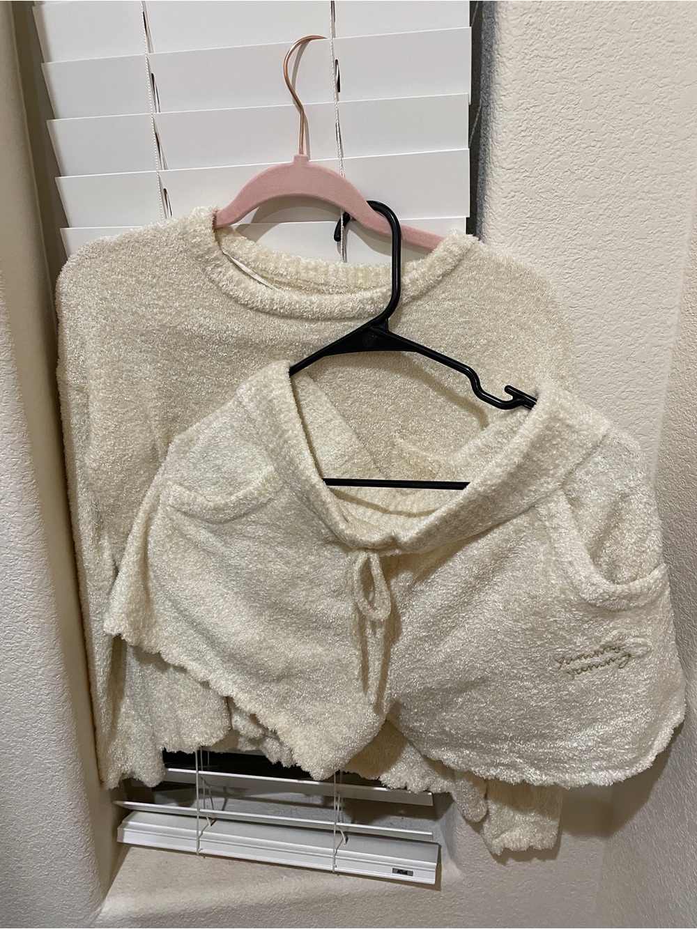 New tutuanna Cozy Cream Women's Sweater Set - Soft Knit Top and Shorts-M